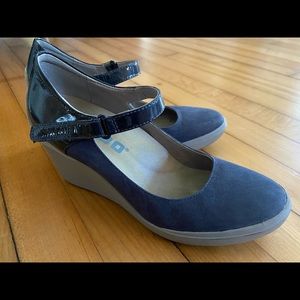 Tsubo Mary Jane Wedge